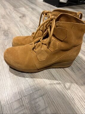 Sorel evie wedge boots
